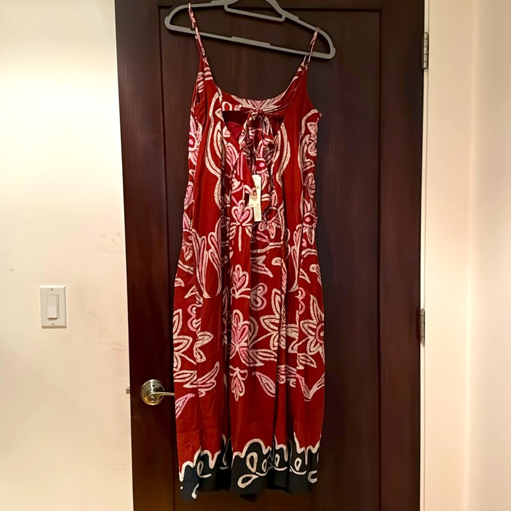Maxi dress for summer with spaghetti straps.